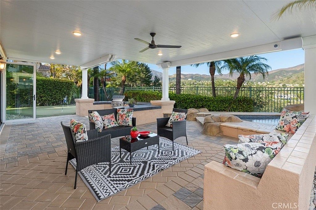 6 Beaconsfield