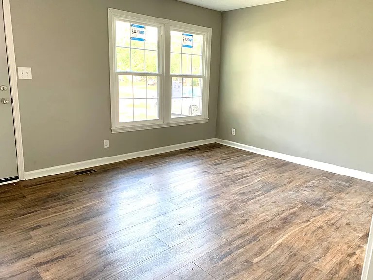 512 Kellia Dr — Photo 2