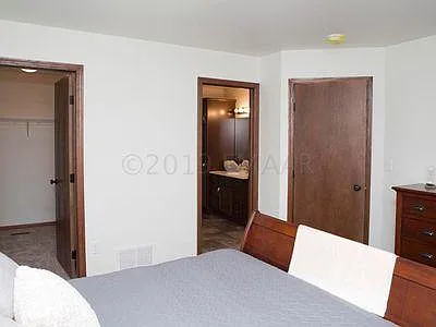 1099 Highland Ln W — Photo 16