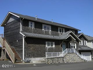 4th image of 2143 SW Coast Ave