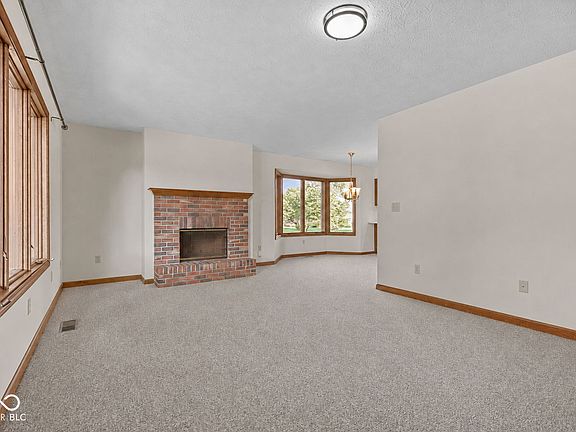 2nd image of 647 Jackson St