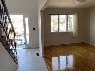 27 Linwood Rd S, Port Washington, NY 11050