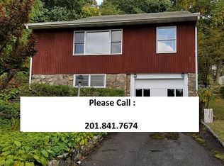 114 Yacht Club Dr, Lake Hopatcong, NJ 07849