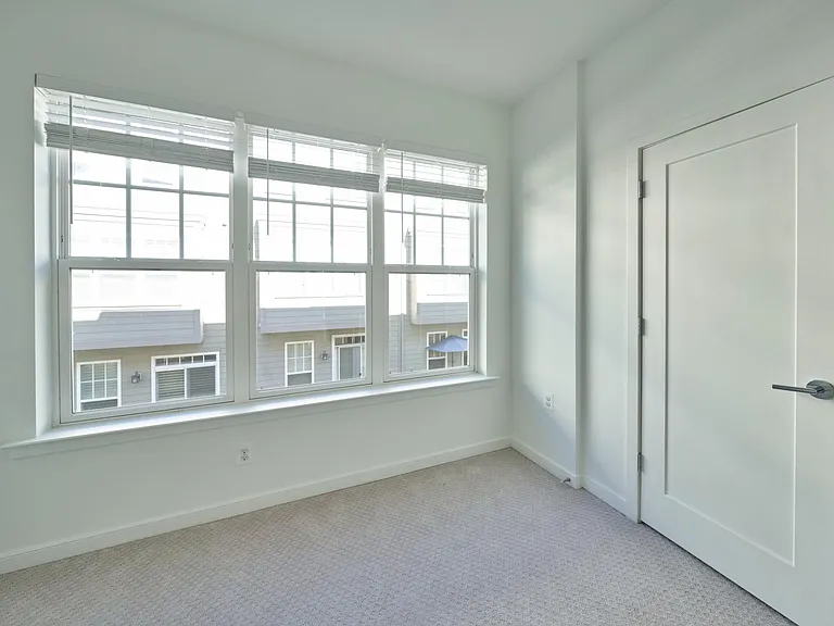 256 Bluemont Branch Ter SE — Photo 57