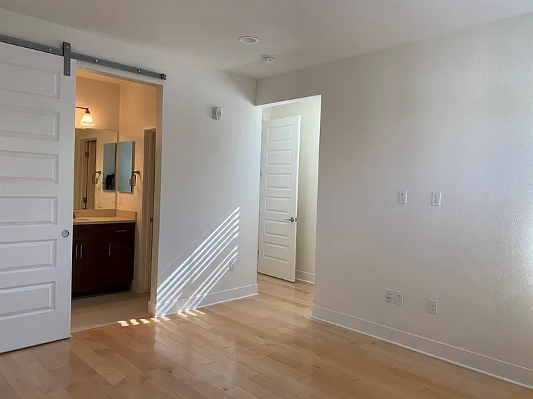 2842 Catalino St — Photo 6