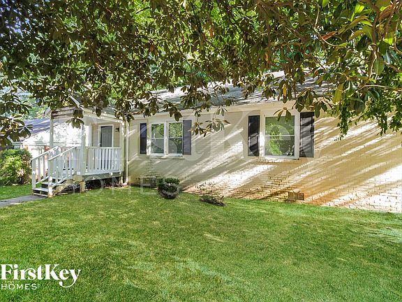 2nd image of 1800 Oakmont Dr NW