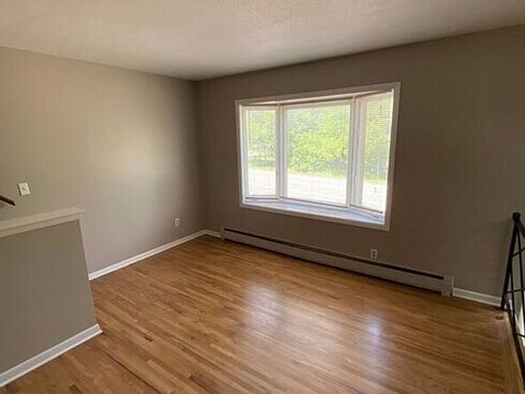 3rd image of 8551 Elm St APT 4
