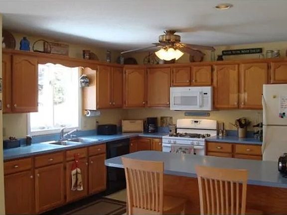 2nd image of 54 Browns River Rd