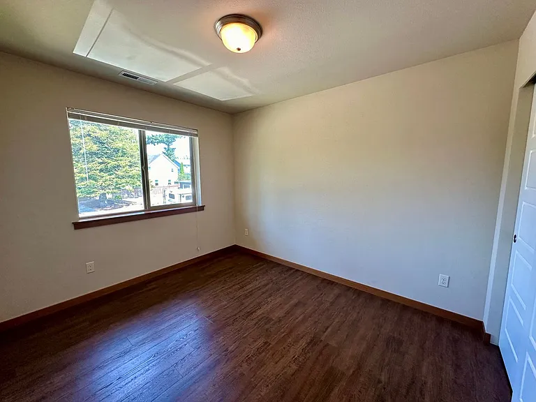 2145 Seamount Dr — Photo 9