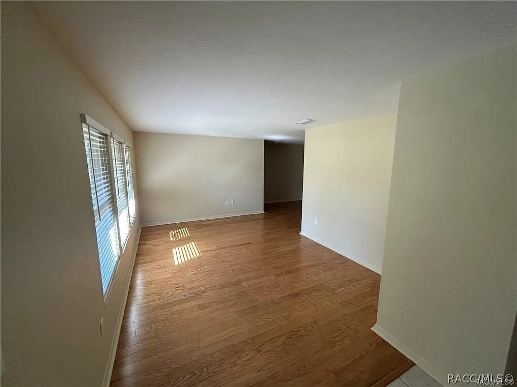 3 bed, 2.0 bath, 1779 sqft, $2,500 — Photo 2