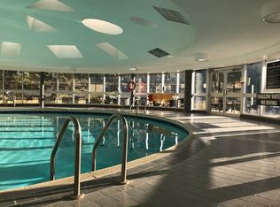 400 Walmer Rd #322, Toronto, ON M5P2X7