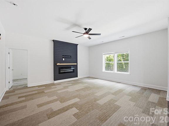 2nd image of 423 Fischer Rd