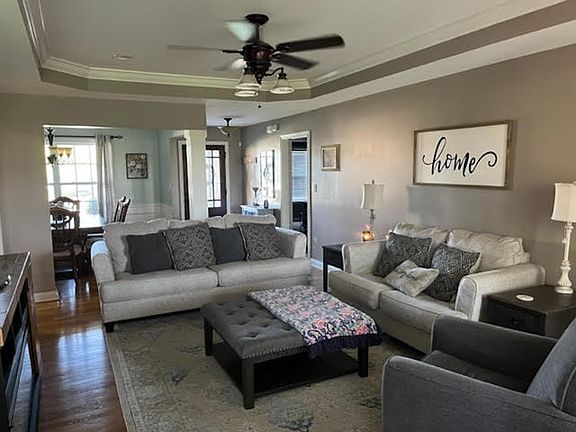 4th image of 374 Roseberry Cir