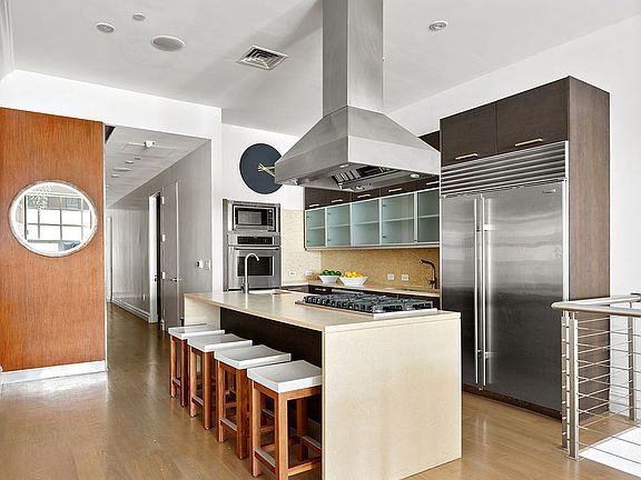 5th image of 157 E 84th St #The