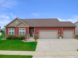 338 Bella Way, Sun Prairie, WI 53590