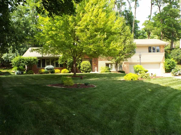 1205 Adeline St, Dubuque, IA 52003