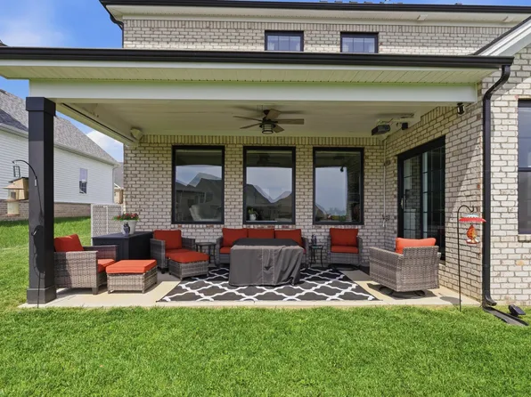 111 Tattersalls Dr, Nicholasville, KY 40356