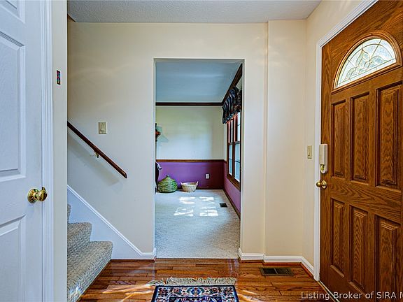 3rd image of 305 Deer Run Drive