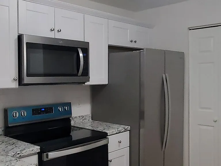 73 Park Ave #402 — Photo 4