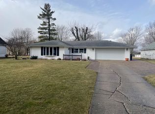 205 N 3rd St, Danforth, IL 60930