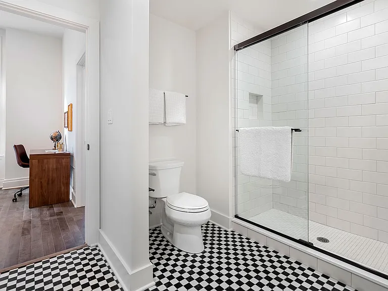Mercantile Apartments — Photo 38