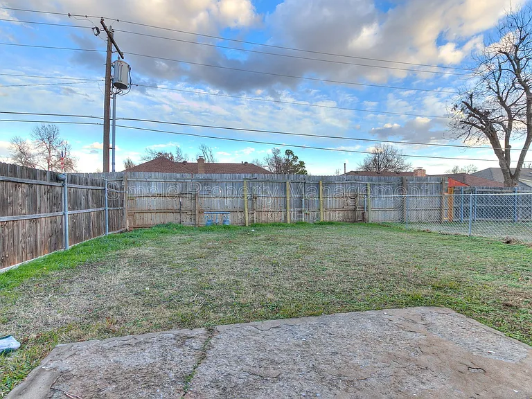 8510 Candlewood Dr — Photo 29