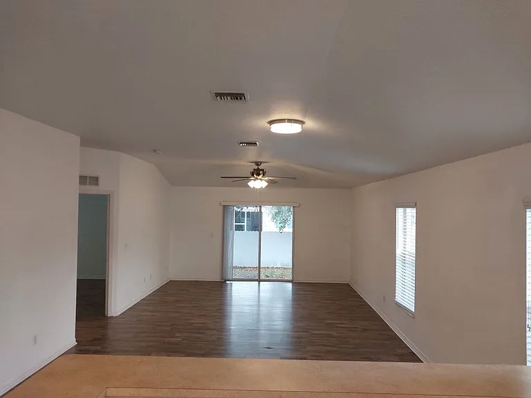 557 Windermere Dr — Photo 6