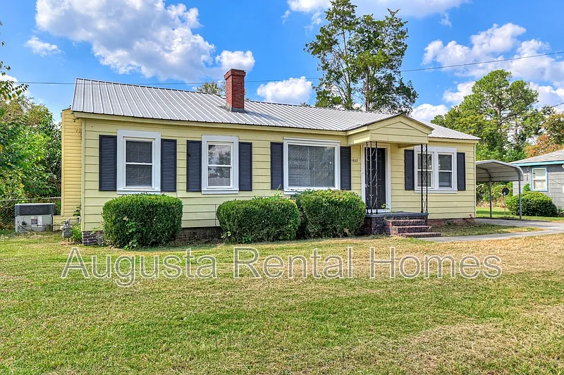 3 bed, 1.0 bath, 1212 sqft, $1,240 — Photo 4