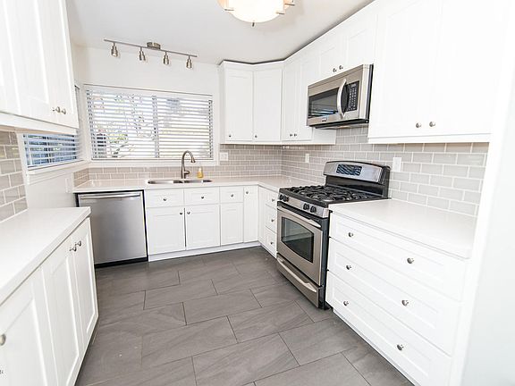 5th image of 480 Serento Cir