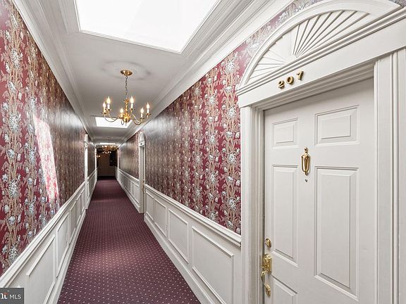 3rd image of 3120 R St NW APT 207