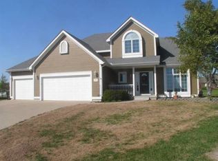 2718 SW Chauncey Ct, Topeka, KS 66614