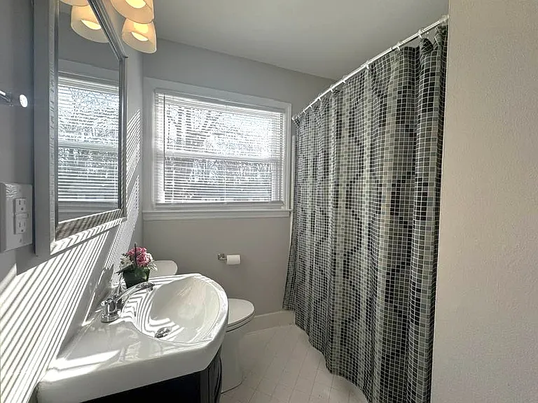 439 Sadie Dr — Photo 17