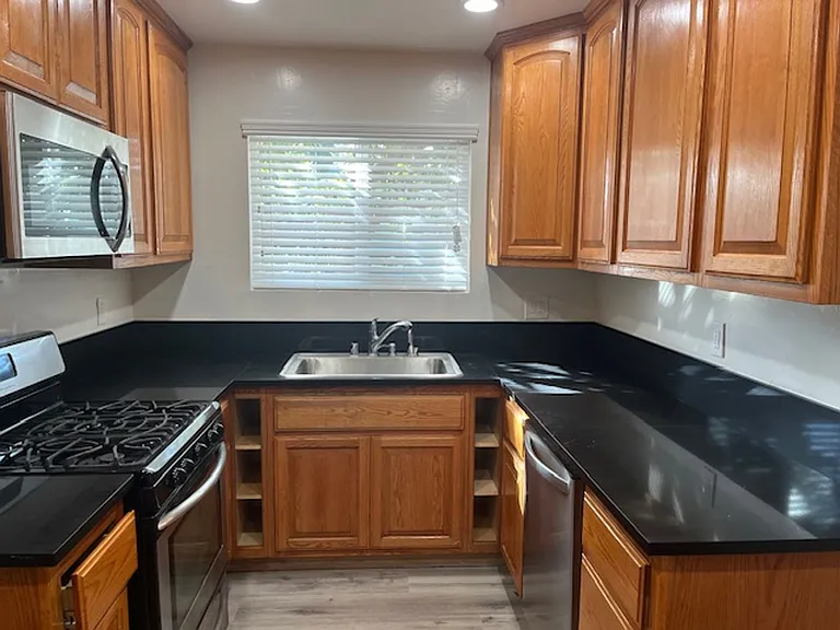 5501-05 Radford Ave — Photo 6