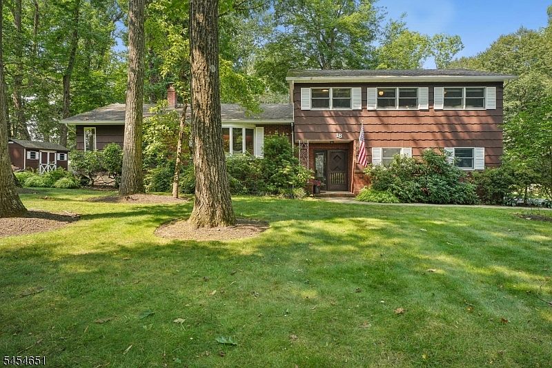 1st image of 18 Holly Dr