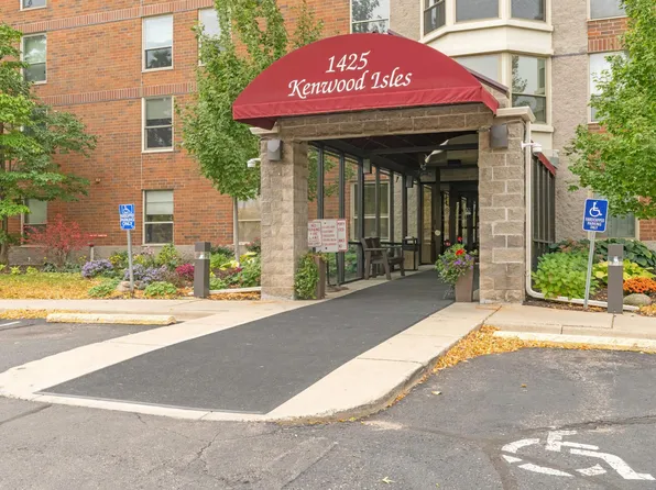 1425 W 28th St APT 411, Minneapolis, MN 55408