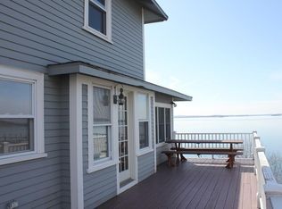 31 Circuit Ave, Hull, MA 02045