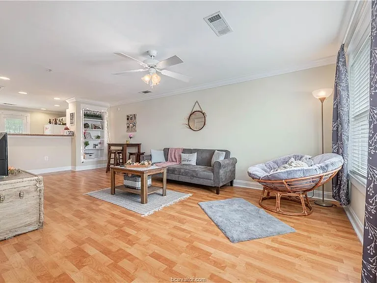 1725 Harvey Mitchell Pkwy S #1630 — Photo 4