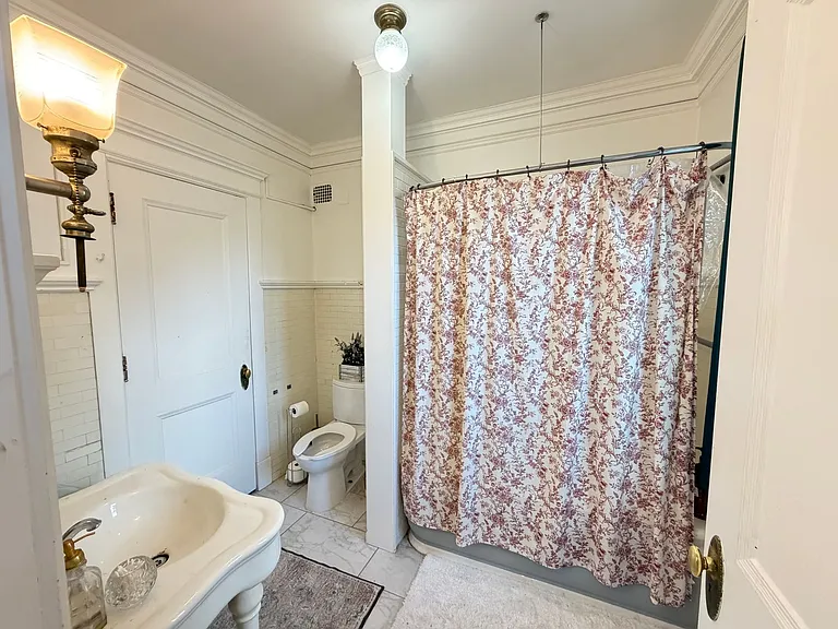2307 E Superior St #2 — Photo 13