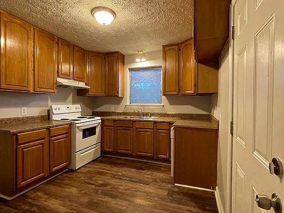 5th image of 3551 Cottonwood Dr
