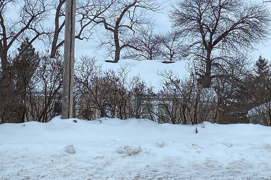 1st image of 716 Lake Ave NE