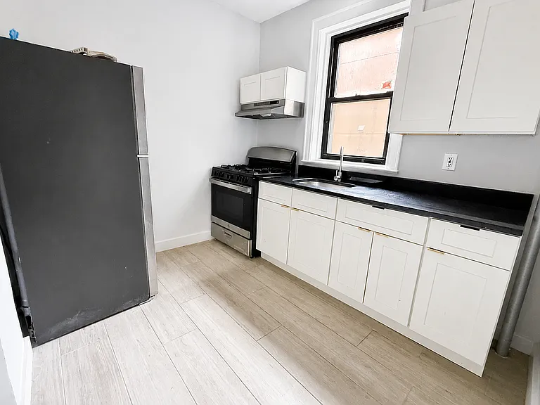 49 Mackay Pl #1 — Photo 3