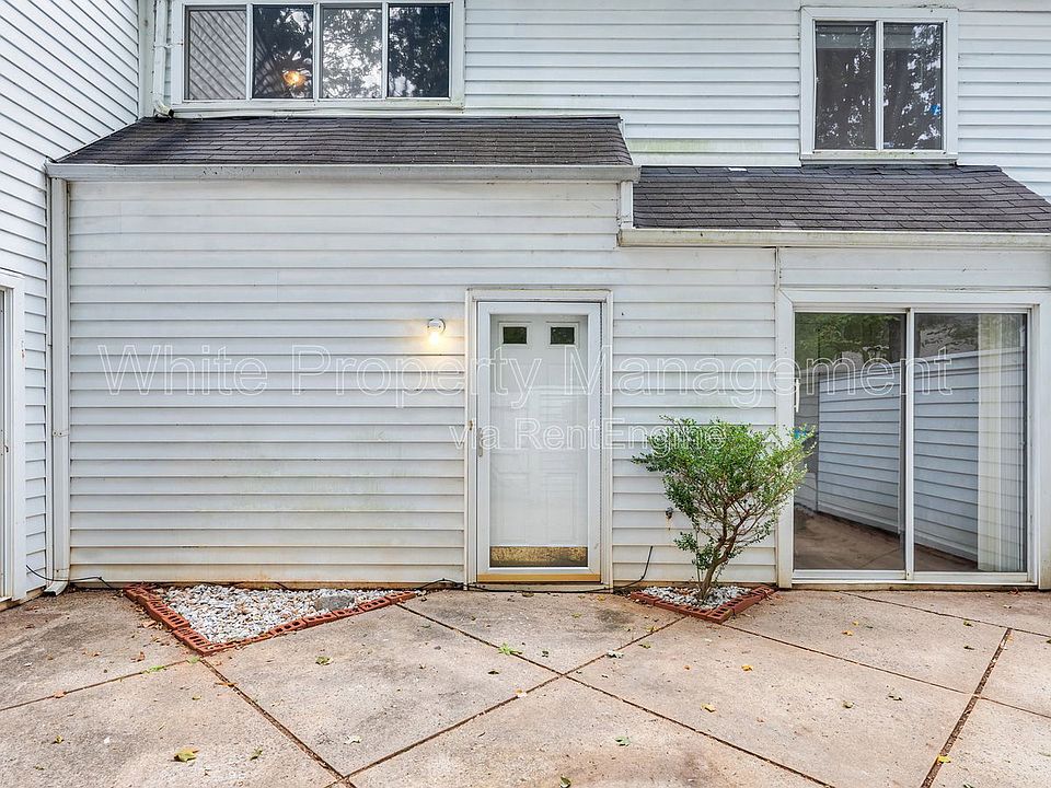 1st image of 6927 Stonington Ln