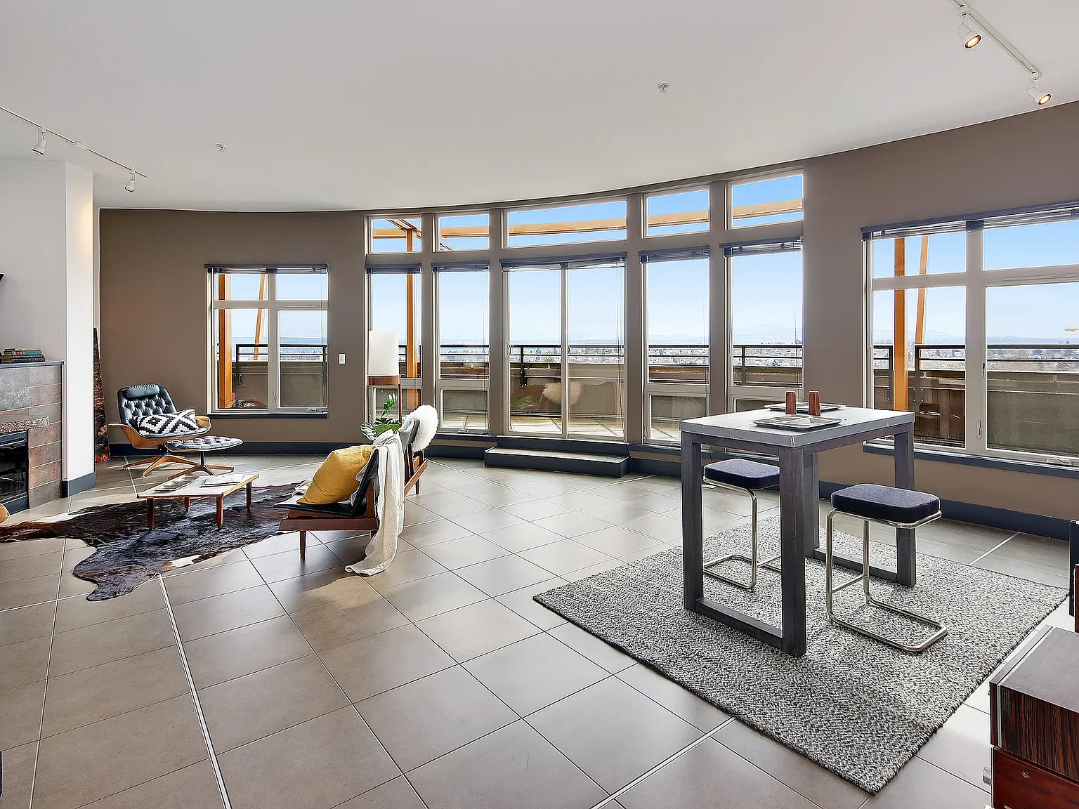 Lawrence Lofts — Photo 2