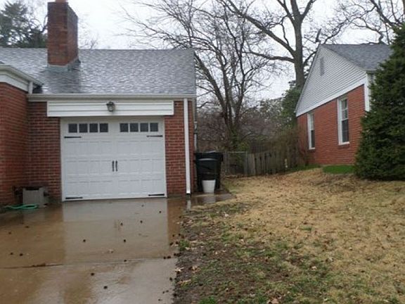 3rd image of 827 Berick Dr