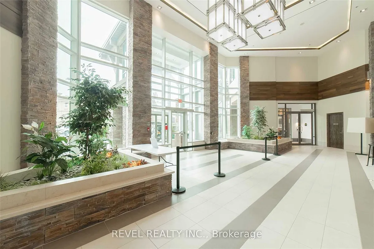 Building Photo - 1215 Bayly St #307
