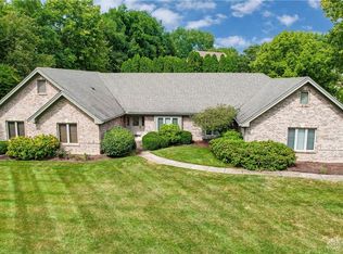 8521 Gurney Ct, Centerville, OH 45458
