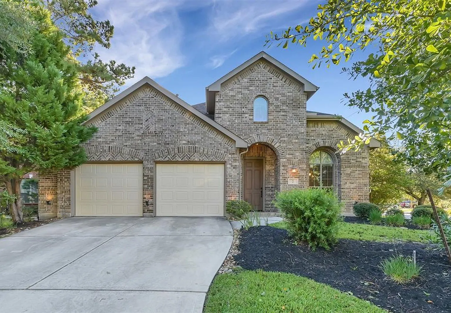 4 bed, 3.0 bath, 3104 sqft, $3,100 — Photo 3