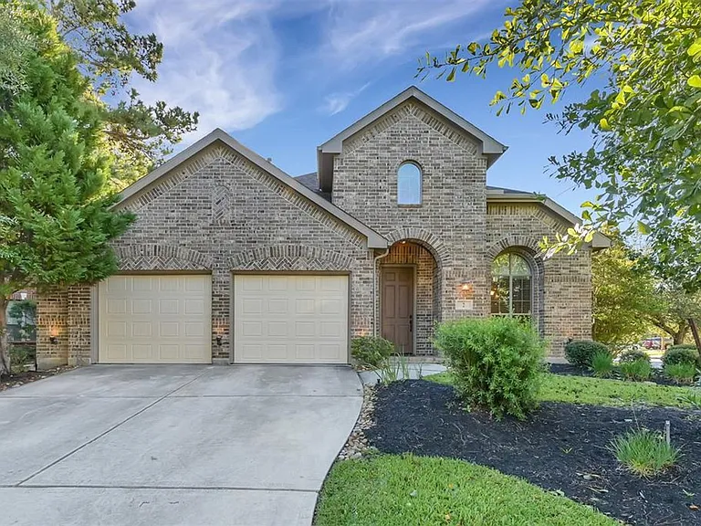 2 Maitland Ct — Photo 3