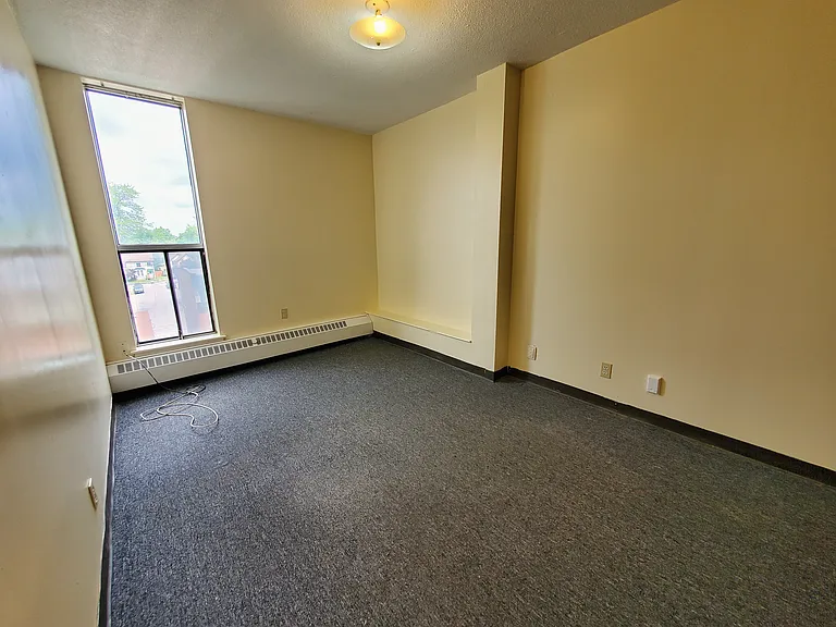 401 Princess St — Photo 32