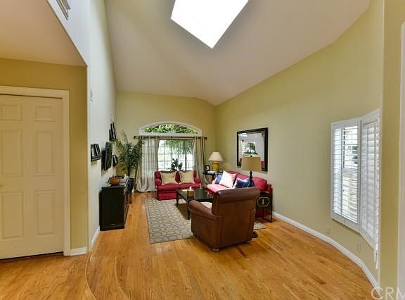 3rd image of 2418 N Ardmore Ave